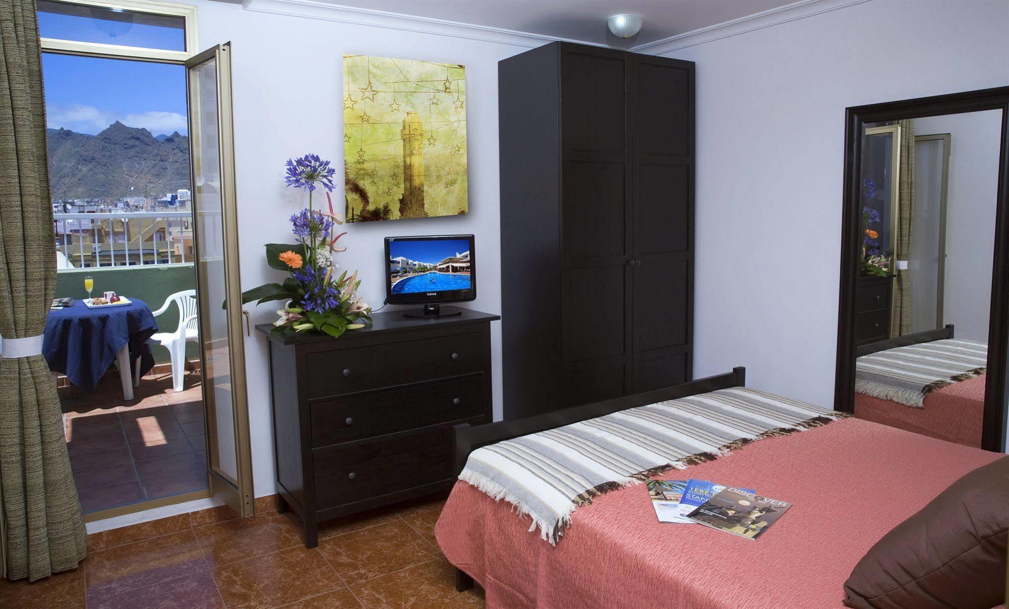 Hotel Adonis Capital Santa Cruz de Tenerife Quarto foto